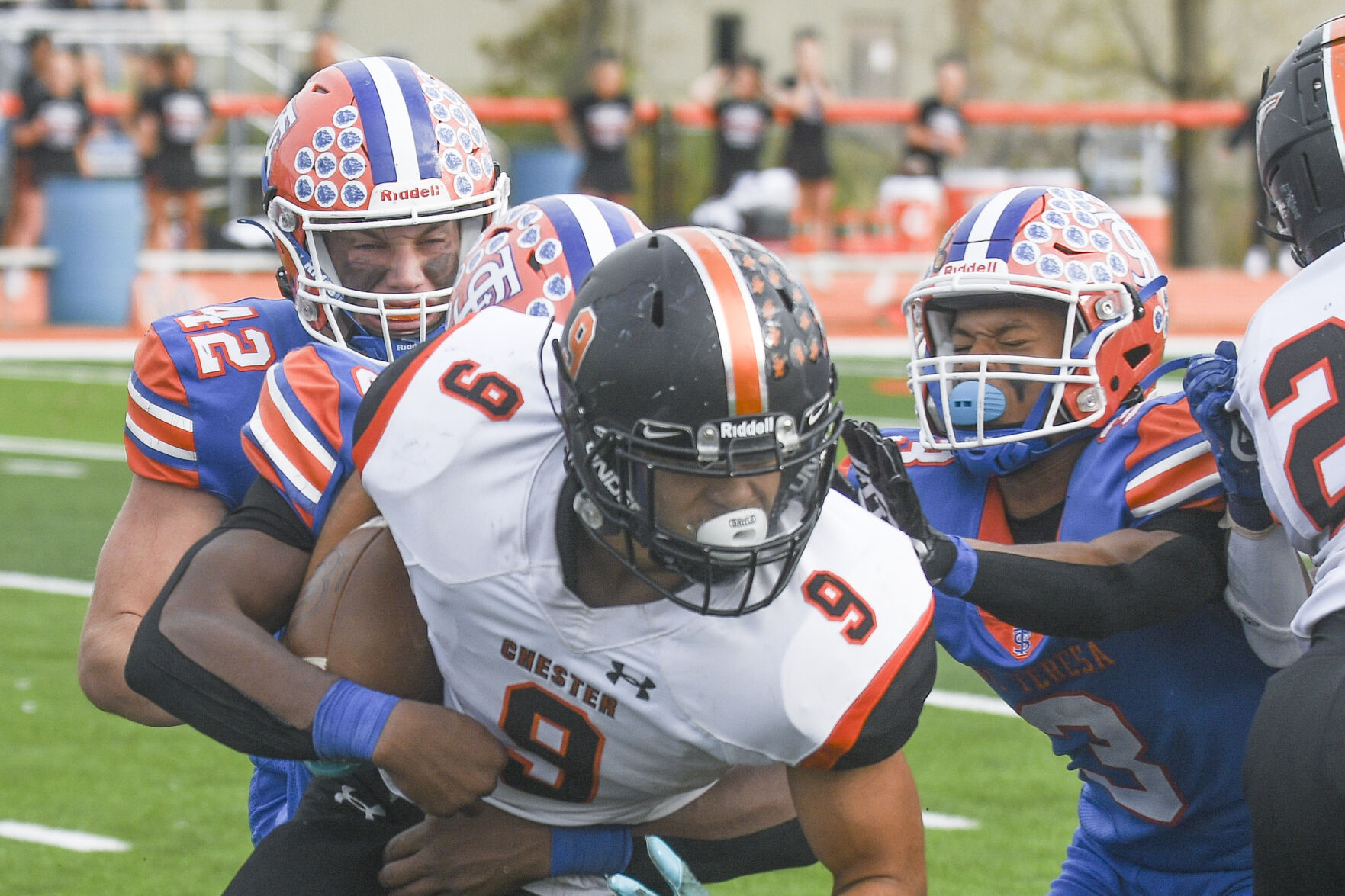 103022-dec-spt-st-teresa-football-gallery_17.JPG
